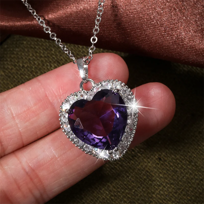 LuxuryFemaleCrystalLoveHeartPendantNecklaceSilverColorNecklace
