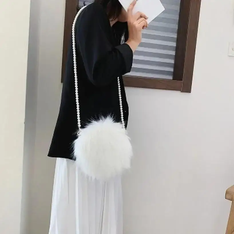 1 Pcs New Sweet Pearl Furry Small Round Bag For Women Casual And Cute Plush Bag Fashionable And Stylish Chain Crossbody Bag