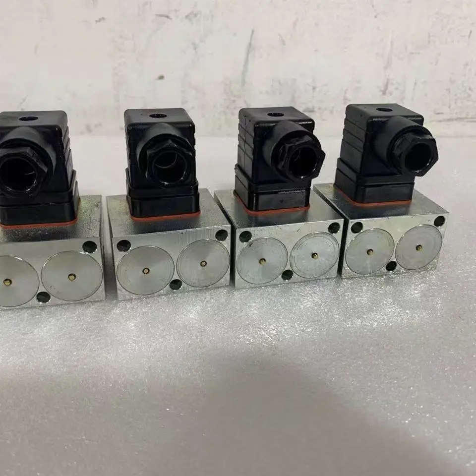 1PC 7709050 HAWE Multi way Valve Solenoid Valve SCHIENTE Electric Proportional Coil 24VDC