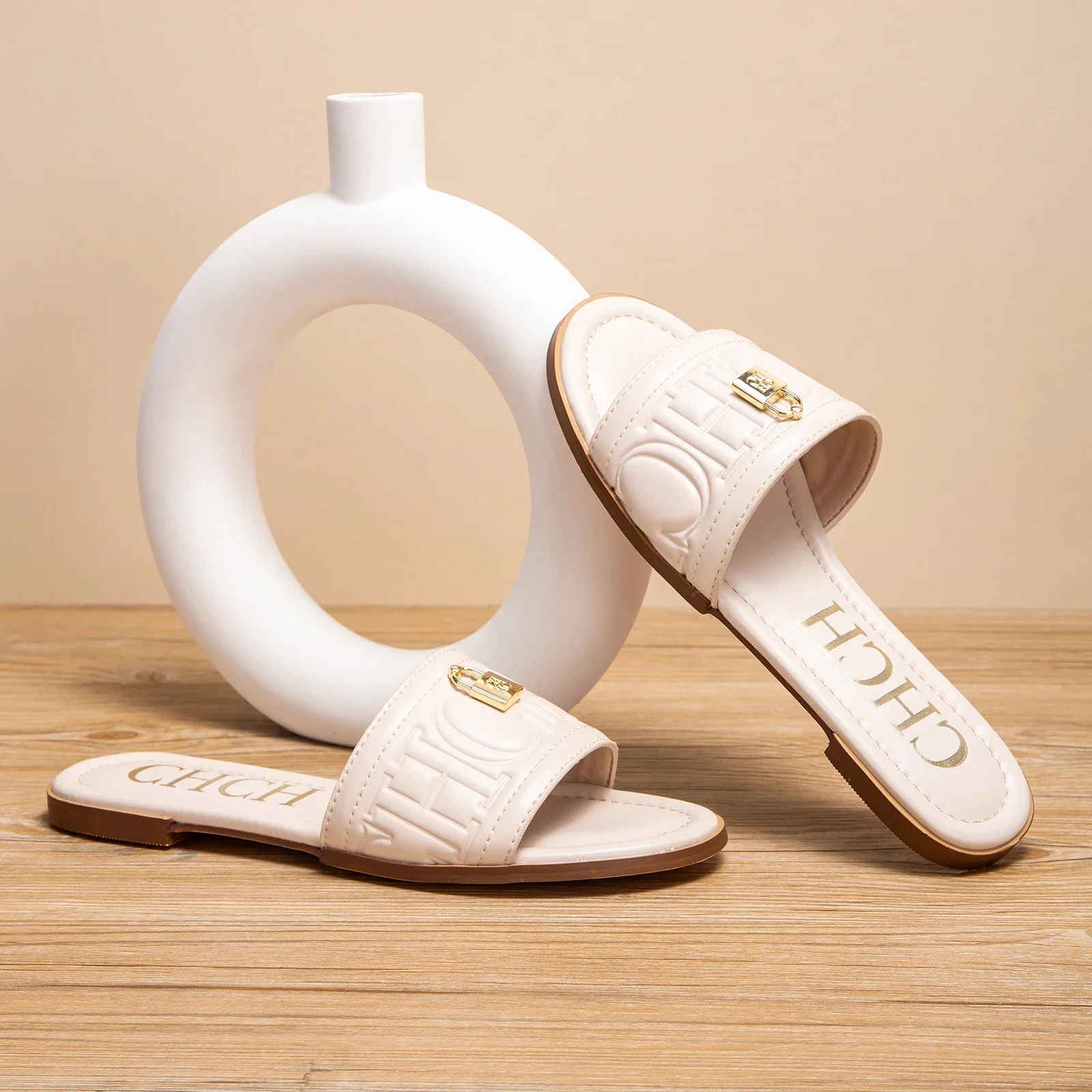 شباشب نسائية فاخرة جلد طبيعي