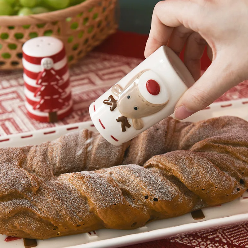 2Pcs nordic style santa claus christmas salt and pepper shaker creative Christmas themed spices bottle embossed seasoning bottle