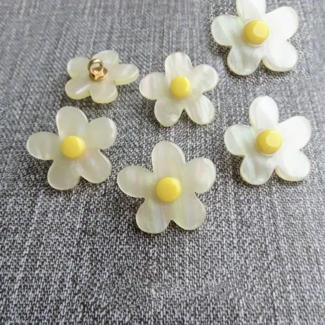 10Pcs/Lot Flower Fashion Buttons for Clothing Coat Sweater Suit Female Decorative Button Sewing 15 18 23mm Luxury