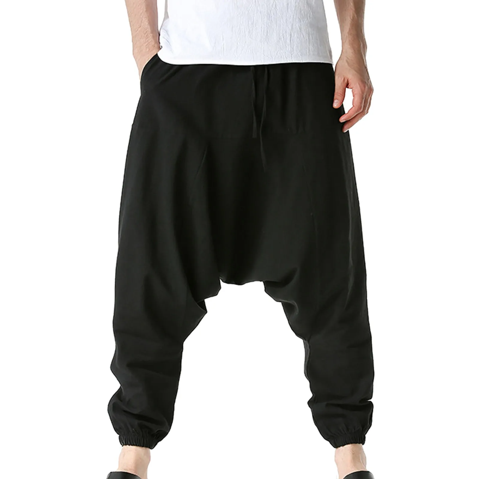 Pantaloni da uomo sotto i 10€: eleganti, cargo, tuta e molto altro
