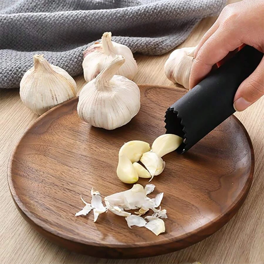 1PC/2PCS household silicone garlic peeler Practical multi-functional garlic peeler tube Creative kitchen garlic peeler gadget Kitchen