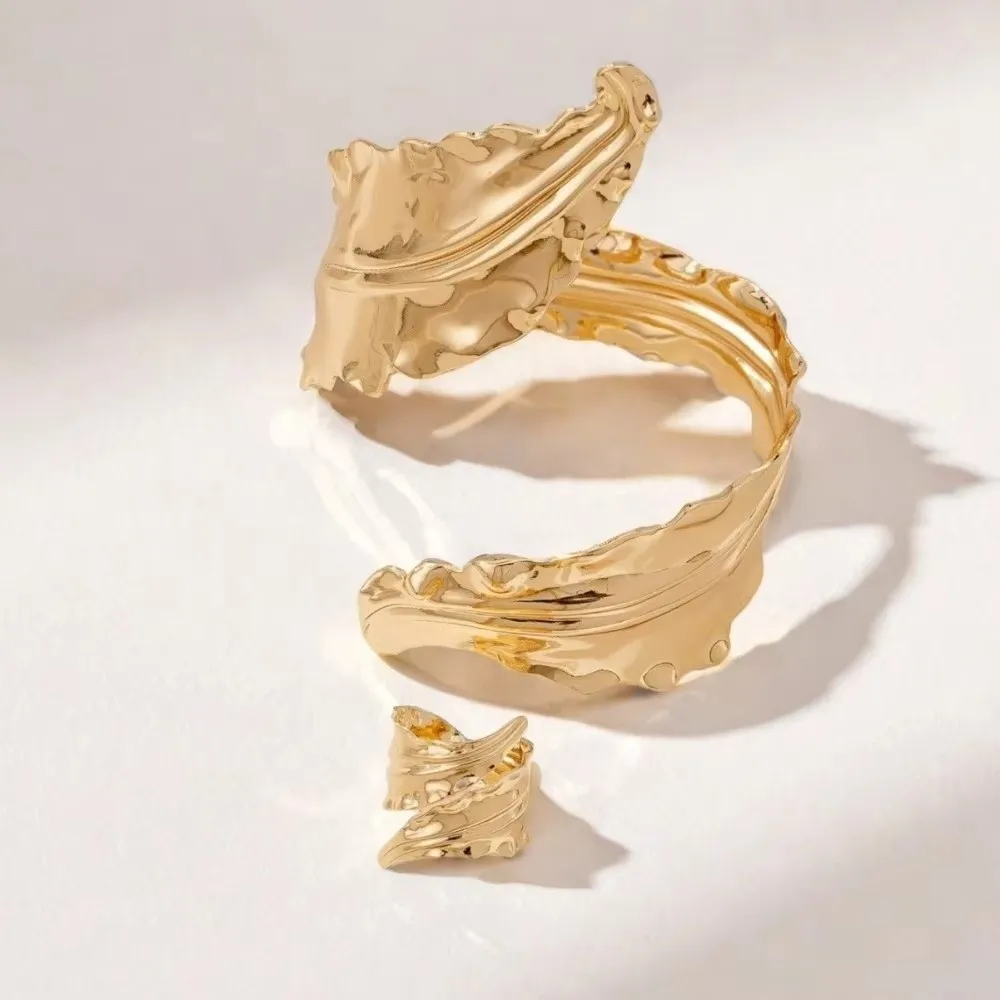 2025 Vintage Pleated Leaf Bracelet Spiral Opening Gold Ring Set Adjustable Jewelry Accessories For Women Girls