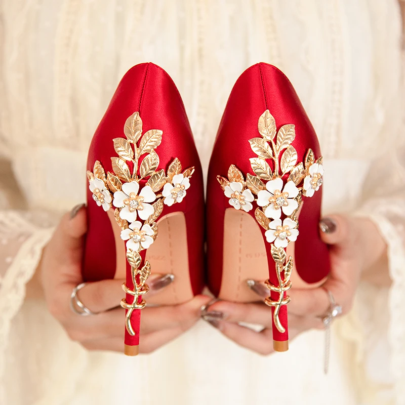 2025 New Metal Flower Women Pumps Designer Shoes High Heels Women Satin Stiletto Heels 10 Cm Sexy Wedding Shoes Plus Size 41