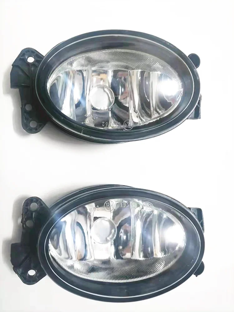 

OE; A1698201556 A1698201656 Left or Right Front Fog Lamp Lights for Mercedes-benz W204 C230 C300 W211 E320 E350 W251 R350