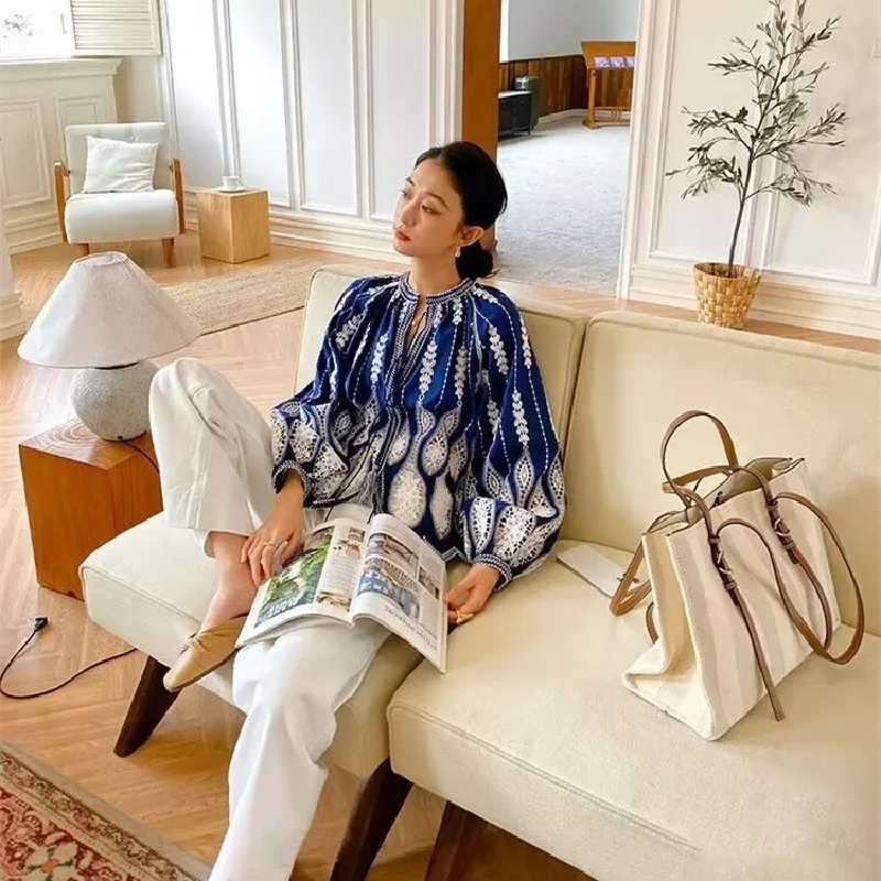 Large-capacity Canvas Bag Female 2024 New Contrast Retro Portable Tote Bag Commuting One-shoulder Messenger Bag in Class