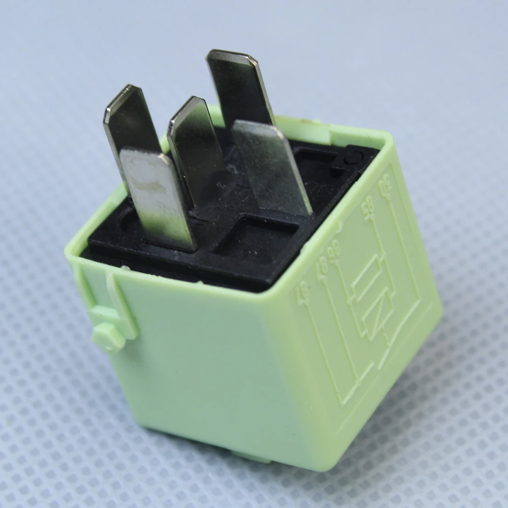 Fuel Pump Multi Purpose Relay Fuse 61368373700 12631735424 For BMW 