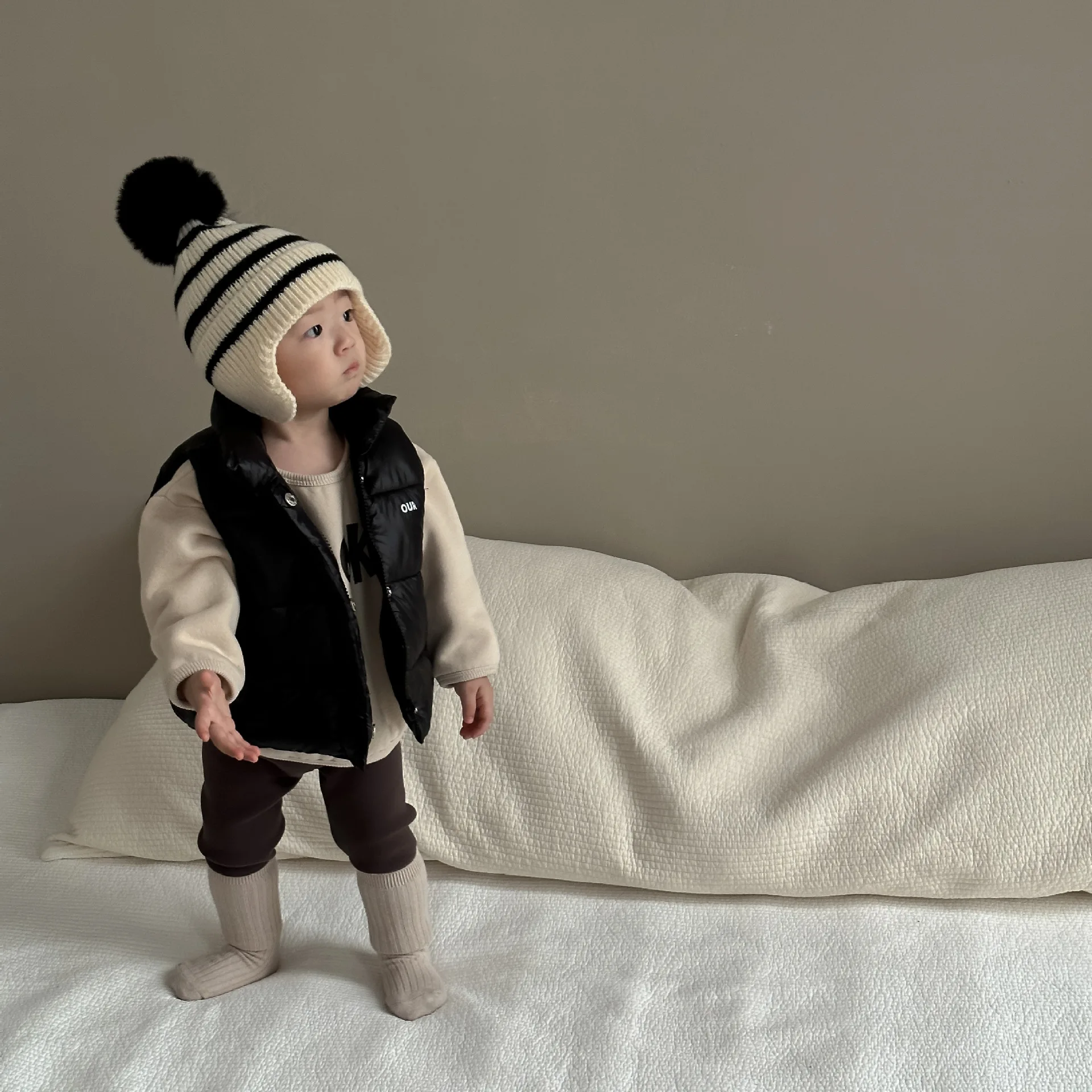 Winter Baby Sleeveless Warm Vest Infant Down Jackets Letter Print Toddler Girl Thick Coat Kids Boys Windbreak Vest Clothes fur vest children down vest