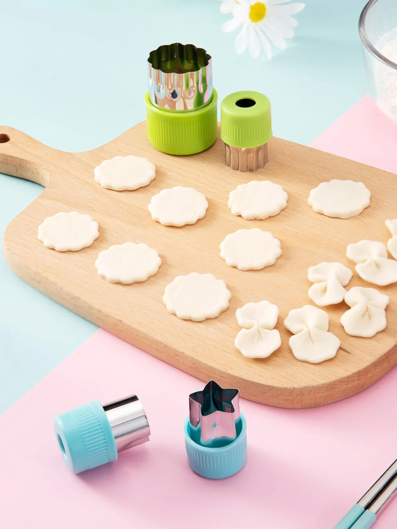 12Pcs Vegetable Cutter Shapes Sets Mini Size Cutters Fruit Cutters Kids Food Cutters Pastry Stamps Mold Biscuits