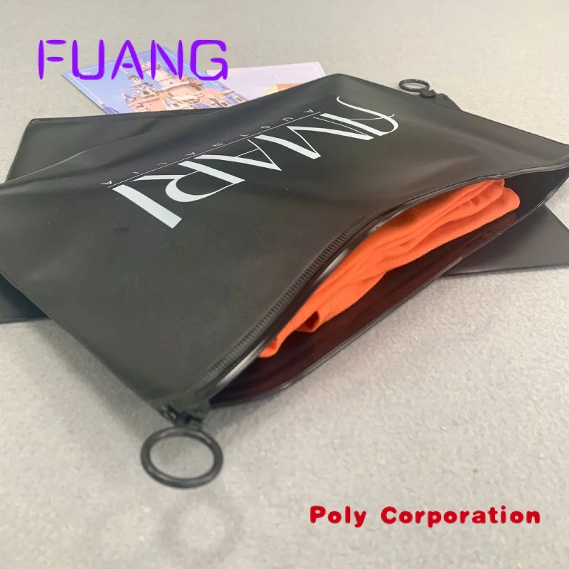 https://ae01.alicdn.com/kf/S064e140f0e8f4188a443a44bd6da1d5fi/Custom-Custom-Black-Plastic-Zip-Lock-Packing-Bag-for-T-shirt-Swimwear-Socks-High-Quality-Clothing.jpg