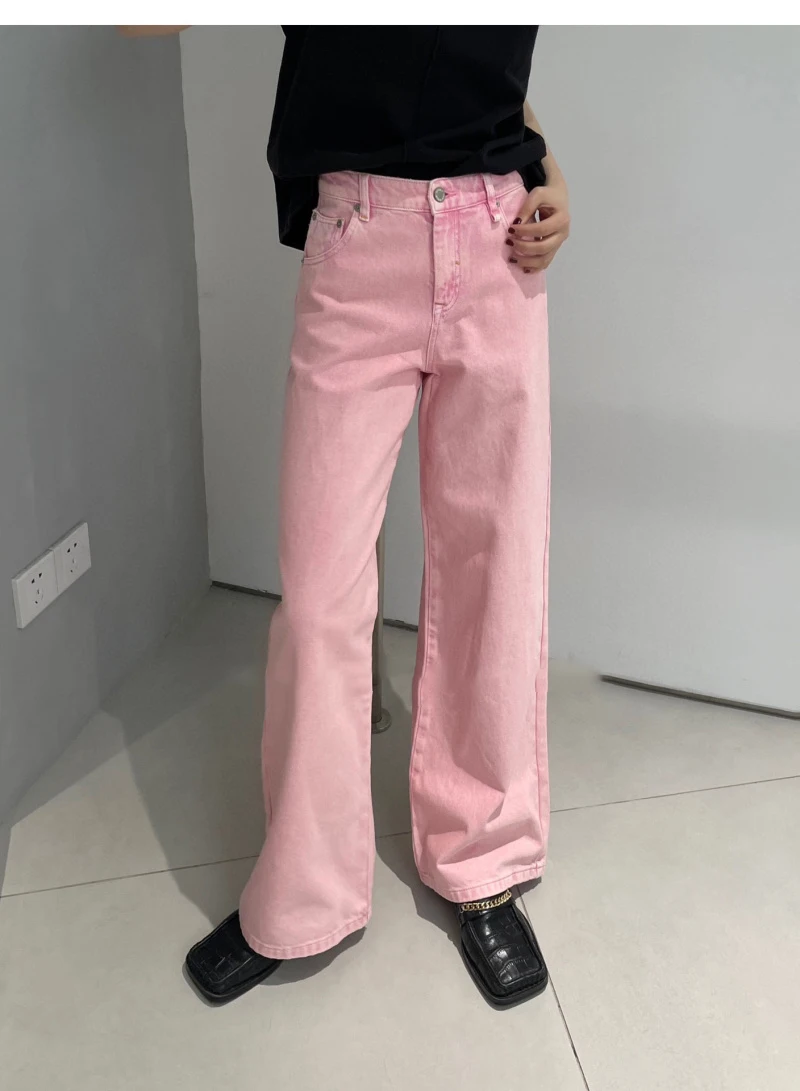 

Женские джинсы в стиле девушки модные и модные, с высокой талией, которые стройнят и носят белые прямые брюки