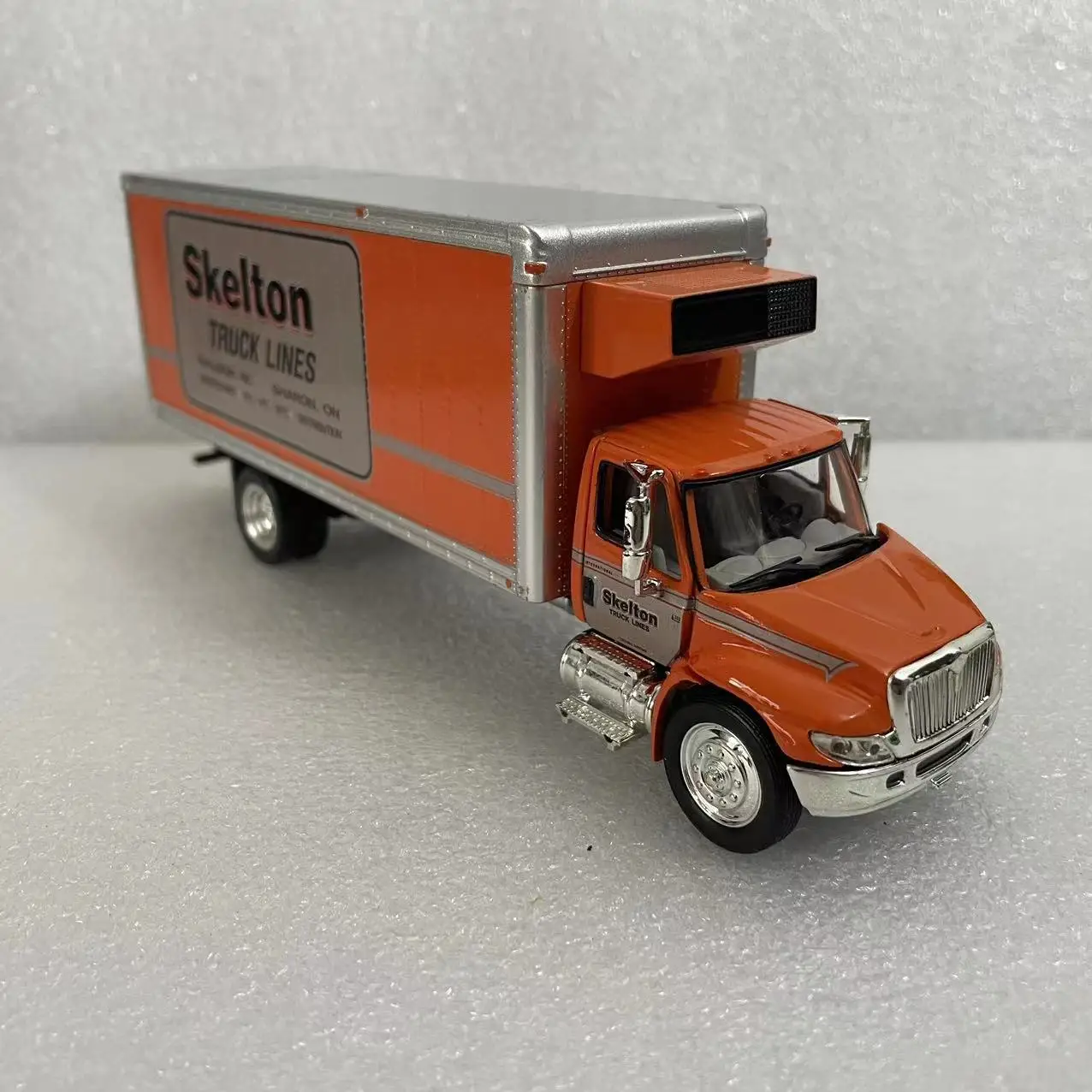 1:53 Scale American Freight Train Orange Refrigerated Transport