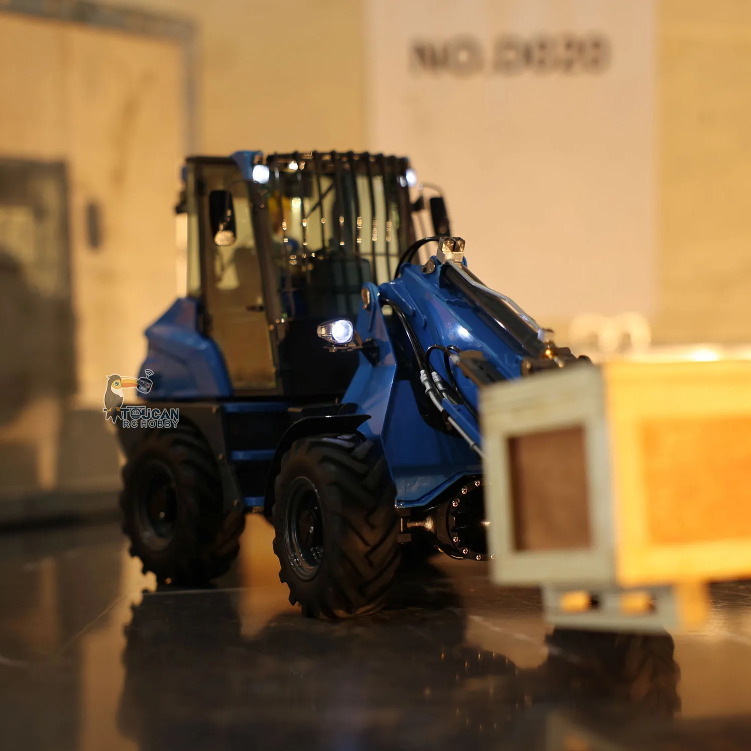 US Stock LESU RC Hydraulic Loader 1/14 RC Fork Truck Telescopic Arm AT1050 Radio Control Loaders Light Sound Model Vehicle Toys 2