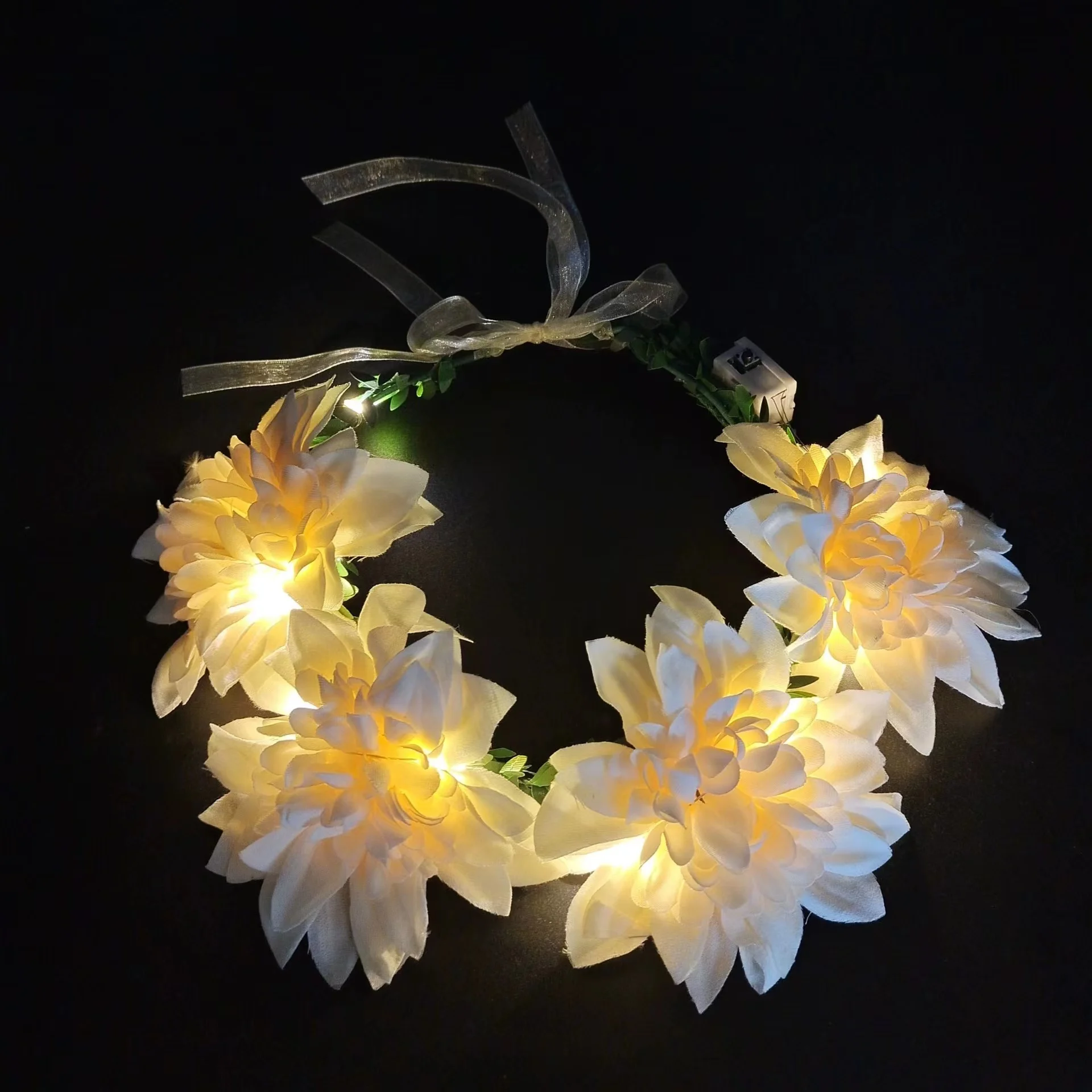 Super fairy head hoop flower garland hairband Sen female bridal luminous tiara crown sweet Korean wedding dress headdress decora