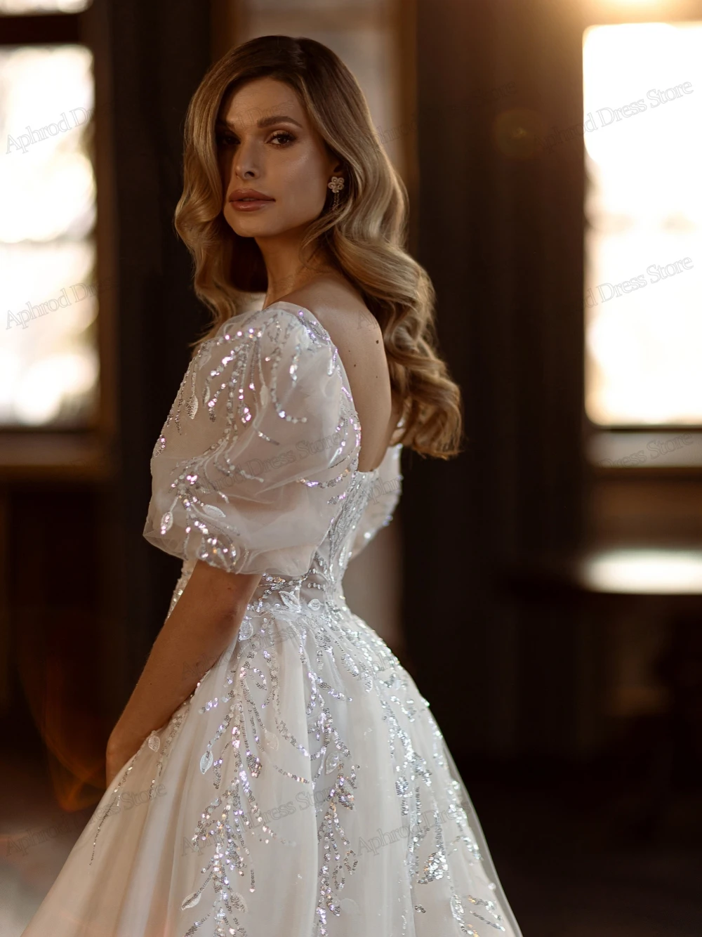 Romantic Wedding Dresses A-Line Tulle Tiered Bridal Gowns Lace Appliques Glitter Sequin Pretty Robe Vestidos De Novia Customized 4