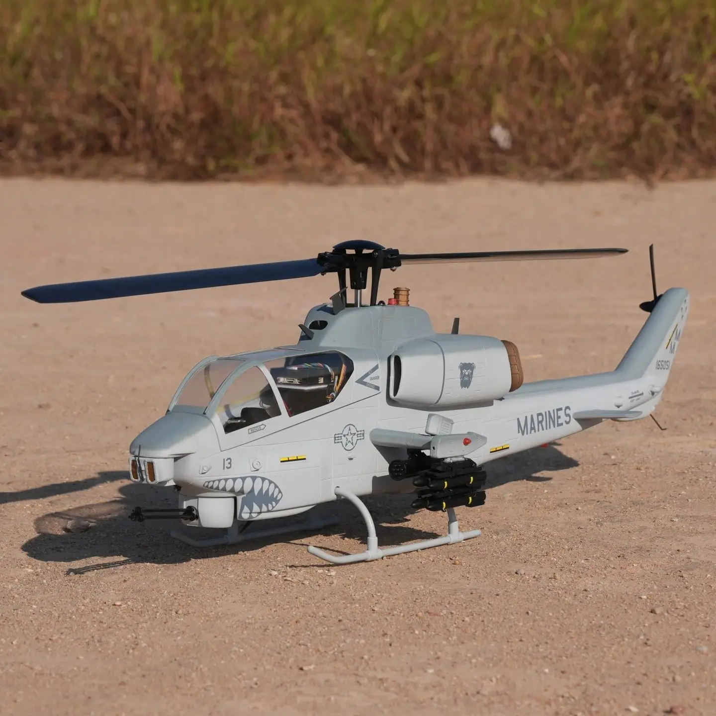 로반 AH-1W 470 사이즈 RC 취미용 스케일 헬리콥터 RTF 버전 (GPS 포함)