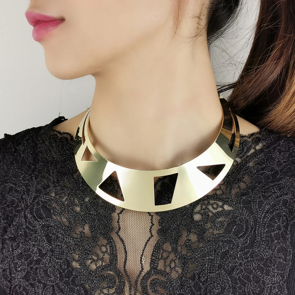 女性のための幾何学的な形のネックレス,光沢のある金属,ゴールドカラー