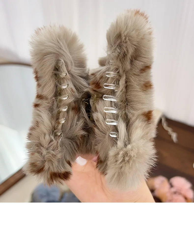 Luxury Large Plush Otter Rabbit Hair Claw Clip for Women, Elegant Fuzzy Chunky Hair Clip, Big Volume Bun Maker Shark Clip