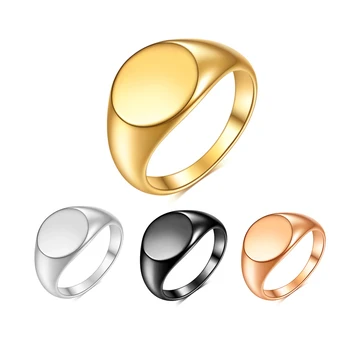 Un semplice anello in acciaio inossidabile lucido, acciaio al titanio da 12 mm e anello in oro 18 carati, versatile per le coppie