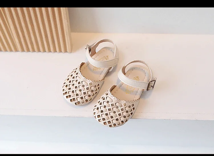 صندل للأطفال مجوف منسوج ، مسطح مضاد للركل ، نعل ناعم ، حذاء طفل رضيع ، صندل أميرات ، جديد ، موضة ، صيف