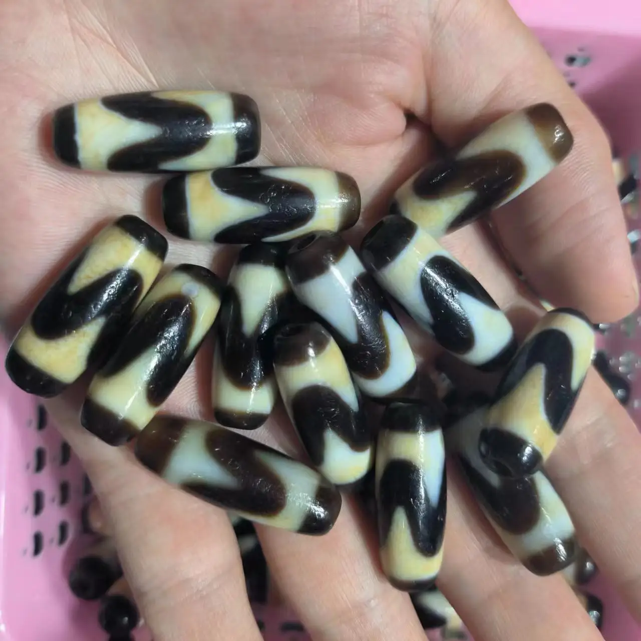 

1pcs/lot Natural single tiger tooth agate Dzi weathered horseshoe pattern delicate luster rare retro ethnic jewelry accessory