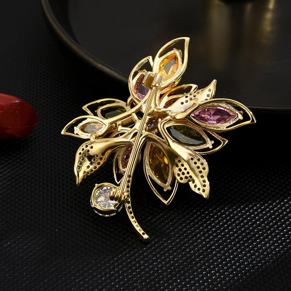 2024 New Beautiful Colorful Crystal Flower Brooch Pin Bouquet Brooch Cheap Strass Women Wedding Broches Mujer Corsage
