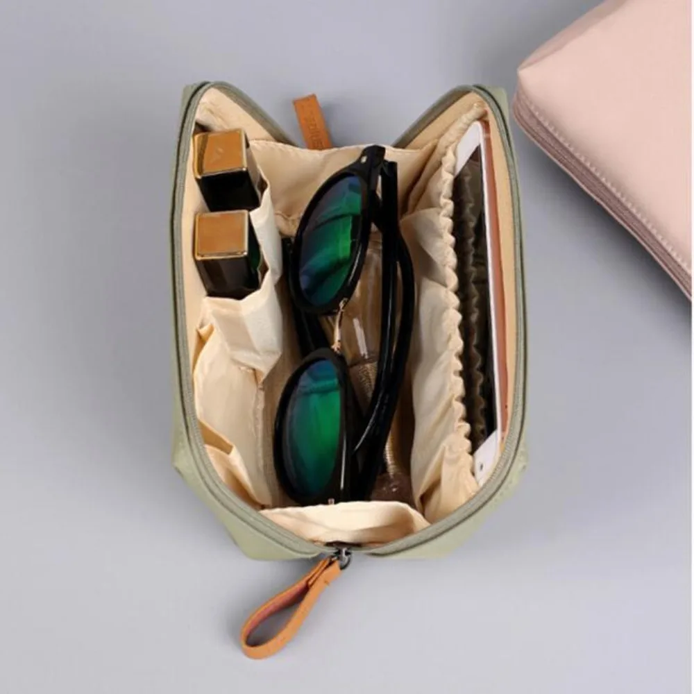 Waterproof Large Capacity Makeup Bag Multiple Colors Dacron Travel Storage Bag Partitioned Cosmetic Pouch Handbag Lipstick Pack 2