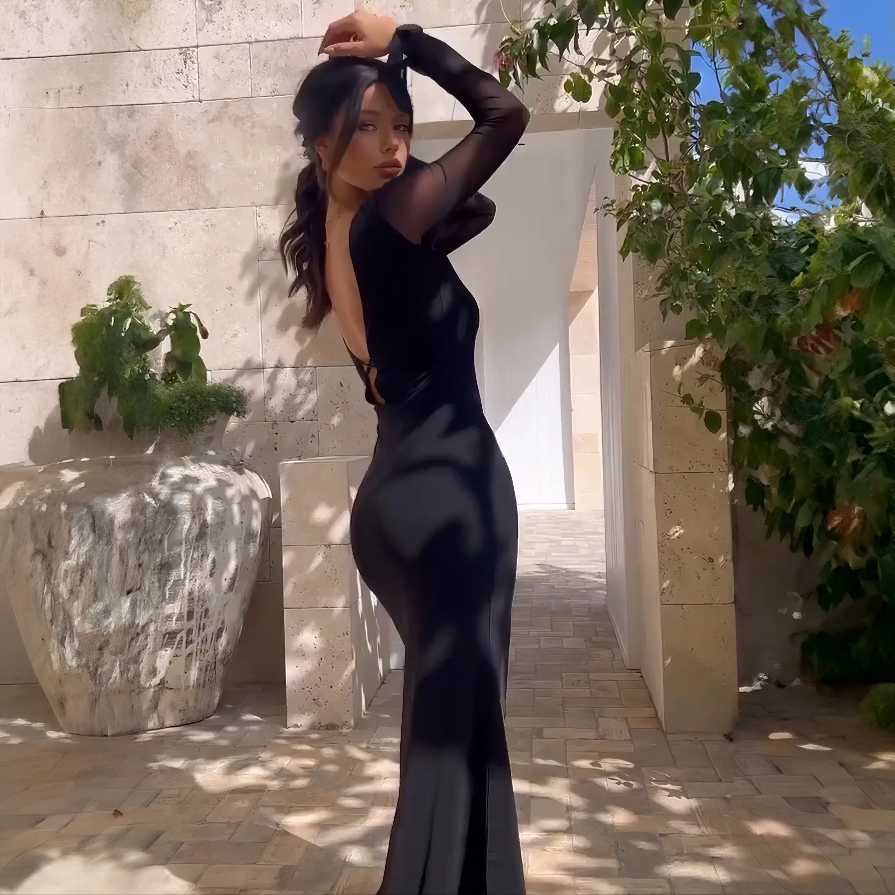 Vestido largo de malla con encaje y aberturas - Elegante vestido de fiesta con escote en V y banda elástica