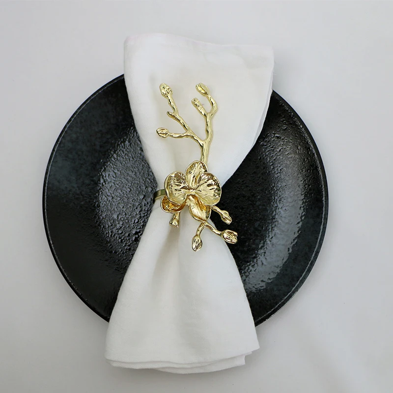 4PCS Plum Flower Metal Napkin Rings, Retro Style Leaf Sturdy Napkin Buckle,Wedding Home Dinning Party Kitchen Table Decor