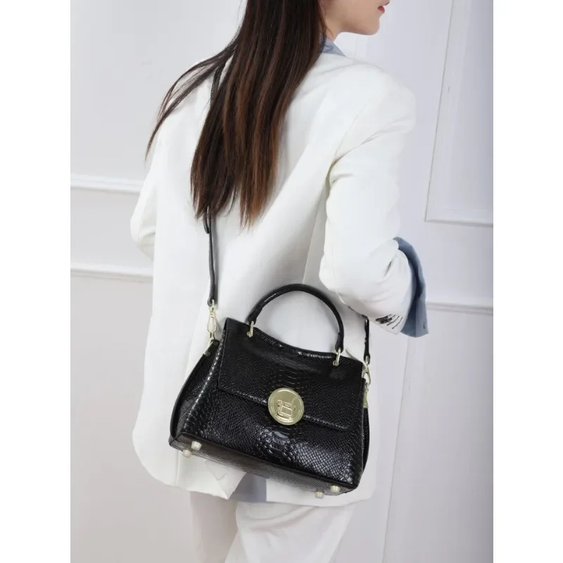 

Factory Direct Selling Women's New Fashion Simple Handbag Single Shoulder Crossbody Fashion Trendy Bag