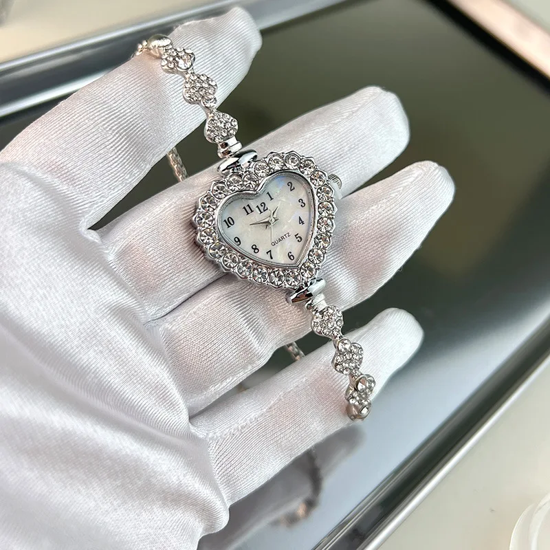 Women Watches New Fashionable Love Type Fine Band Diamond Set Quartz Gold Silver Free Adjustable Bracelet Watch Reloj