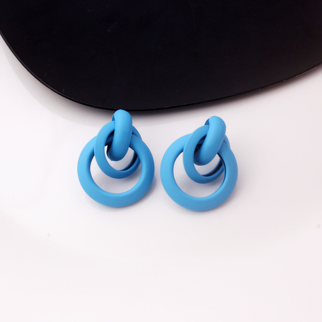 7Colors Stud Earrings Women Pink Spray Painted Metal Twisted Statement Earring Punk Simple Beautiful Jewelry Wholesale Gift