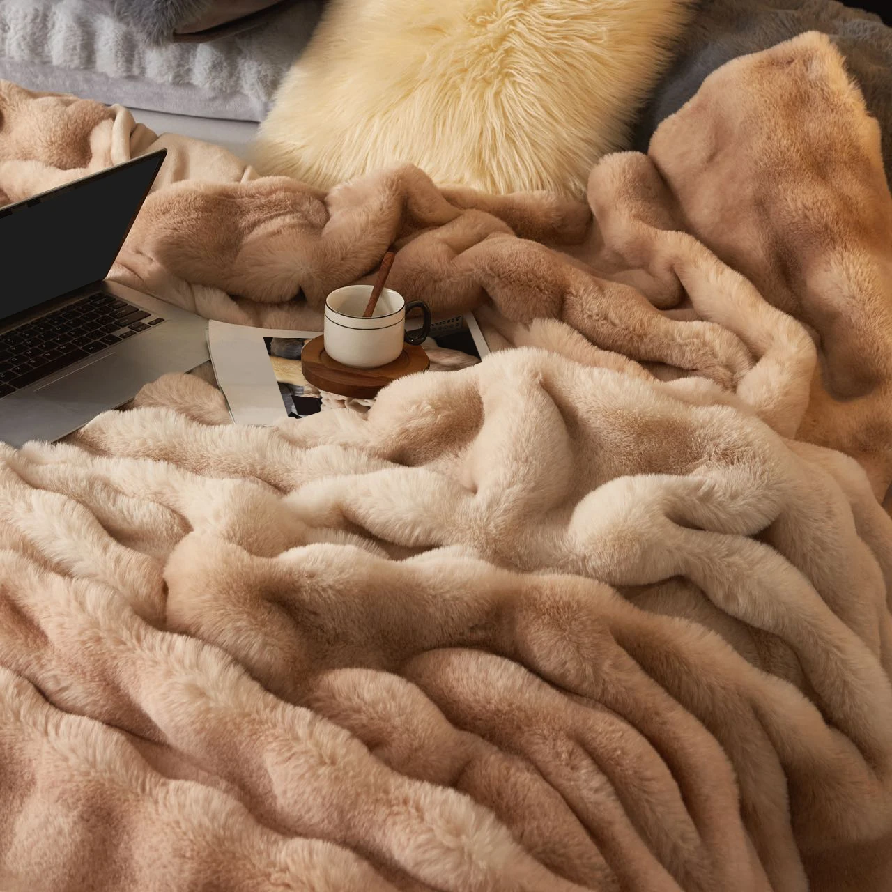 ħ�� �ܼ�Ʈ ���� ����Ƽ �䳢 �� ���, ���Ÿ� �ܻ�, �����ϰ� �ε巯�� ���� Ŀ��, ħ��, ũ�������� �ҷ��� ���� ���