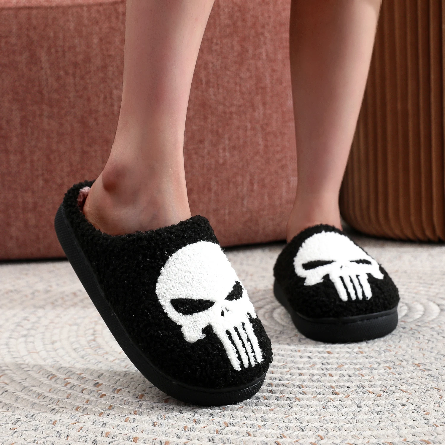 Punisher Skull Pattern fashion Embroidery stuffed Home Platform Cozy Fur Cotton Slippers Personality Warm Non-slip Indoor Slippers Men Women Can Wear Halloween Christmas Gift 5