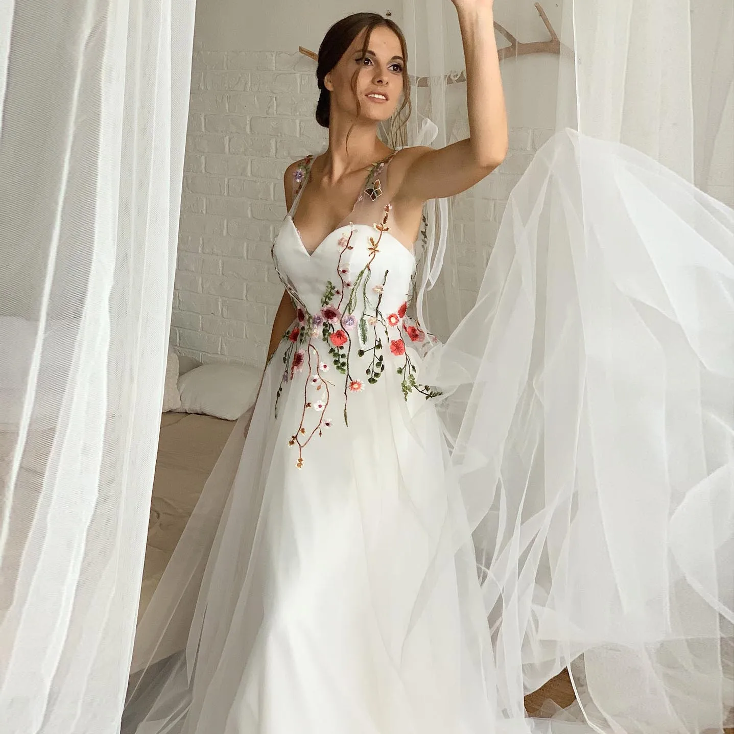 

Fantasy Tie Bow White Wedding Dress Bohemian Floral Bridal Gown Fairy Sweetheart Corset A-line Dress With Embroidery Plus Size