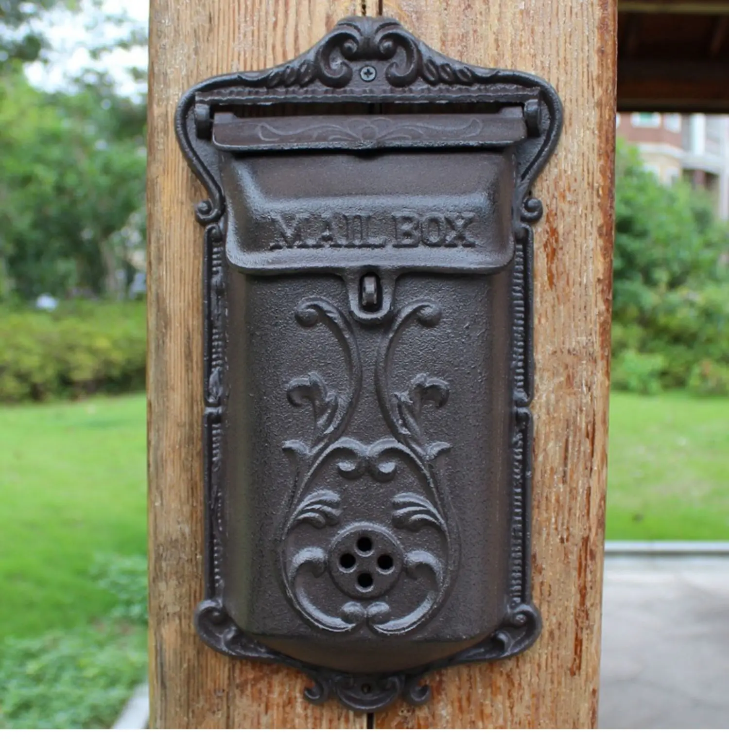 Description Picture 3 of itemEuropean cast iron handicrafts retro old cast iron mailbox wall decoration wall hanging garden decoration