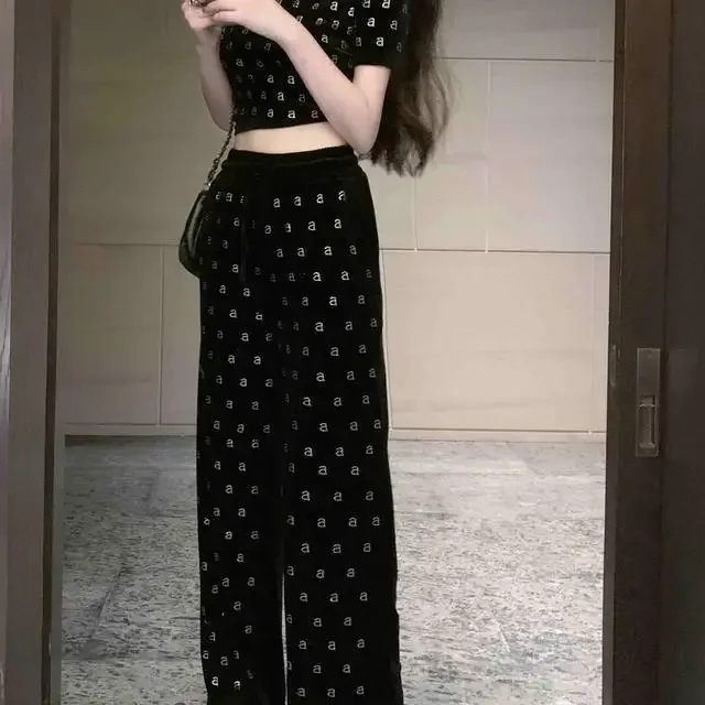Velvet Two-piece Set with Foreign Style Heavy Industry Hot Diamond Short Sleeved Top and Casual Pants Set Design Sense