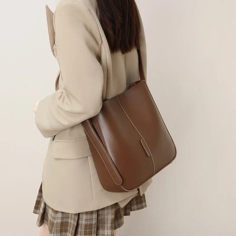 Genuine leather new fashionable women's large bag designer makeup bag women's large capacity crossbody shoulder bag women's bag