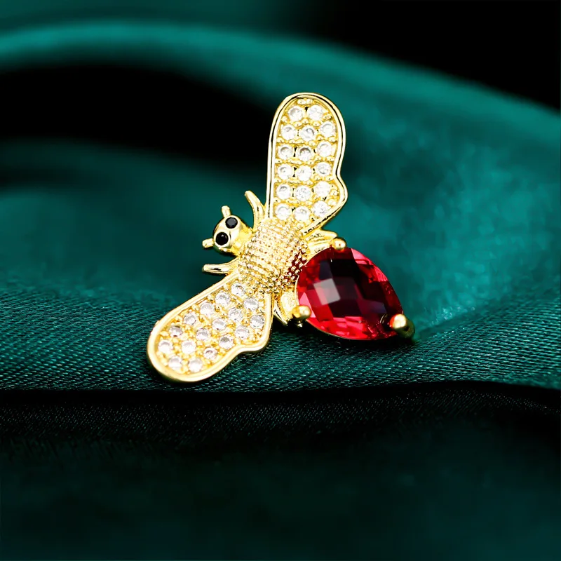 Anti-Exposure Zircon Bee Collar Pin Compact Mini Brooch Korean Pearl Corsage Women's Shirt Small Buckle Lot
