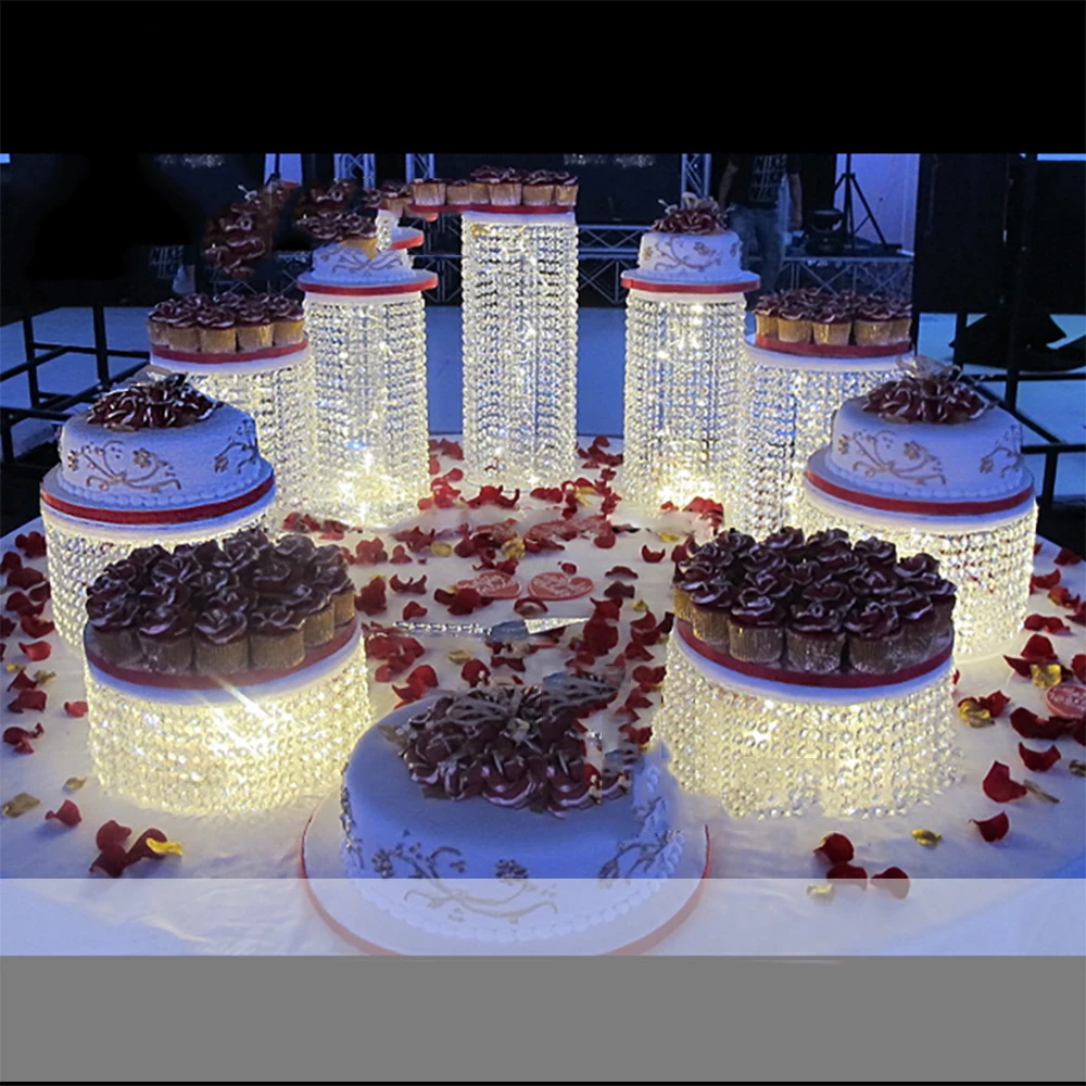 Wedding cake platforms | Beachweddingtips.com