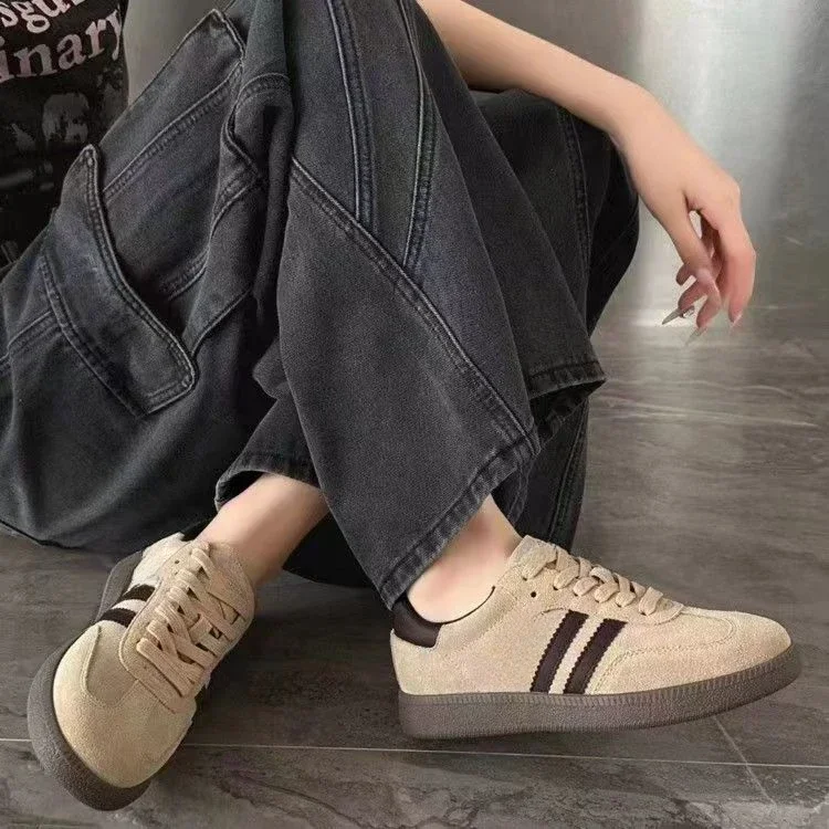 2024 Autumn New Flat Casual Frosted Board Shoes Retro Fashion Lace-up Women's Single Shoes Women Sneakers 5