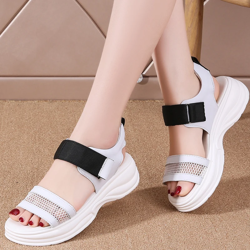 

Trendy Fly Woven Leather Women Casual Sandals Summer Open Toe Magic Flip Flops Sandals For Women Heel High 4.5 cm Ladies Sandals