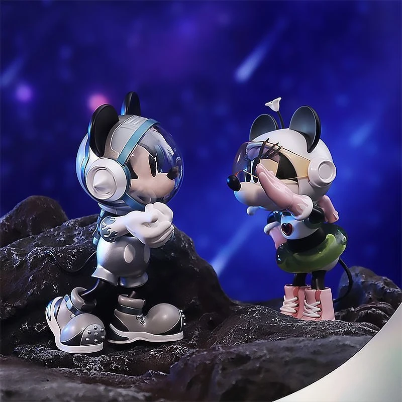 مجموعة تماثيل ميكي وميني ماوس (Cyberpunk/Futuristi...
