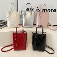 Mini sac à bandoulière en cuir Pu rouge pour femmes, tendance d'été, pochette pour téléphone portable, motif de lettres, petit sac à main 2025 5