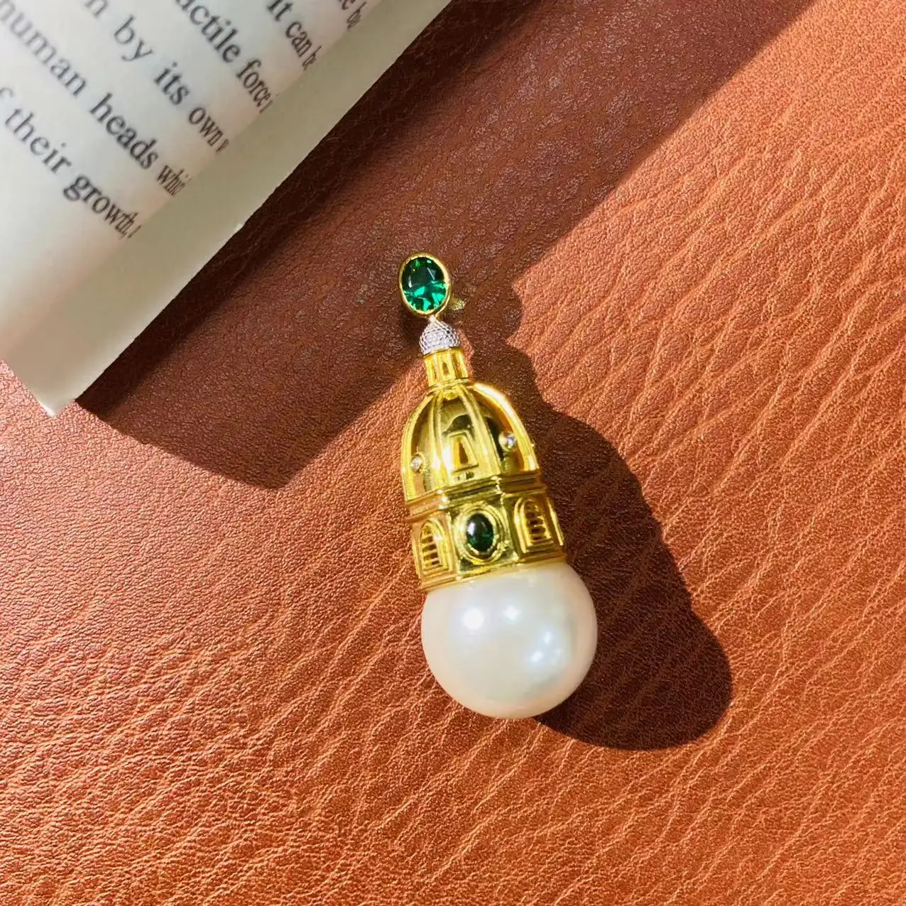 

S925 Silver Plated 18k Gold Pearl Pendant Palace Archaism