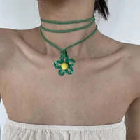 Collier pendentif fleur colorée, tour de cou clavicule, doux, acrylique 2