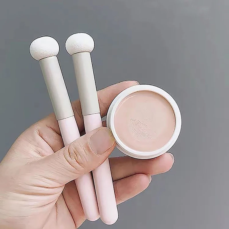 Description Picture 3 of itemSmall Mushroom Concealer Brush For Spots Acne Marks Dark Circles Soft Sponge Powder Puff Wet & Dry Use Contour Makeup Brushes