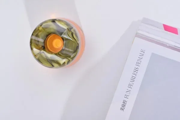 Yaqi Rasiererhalter für Herren, Sagrada Familia, Kunstharz, einzigartiges Design, klassischer Sicherheitsrasiererständer mit doppelter Kante – Detail 1